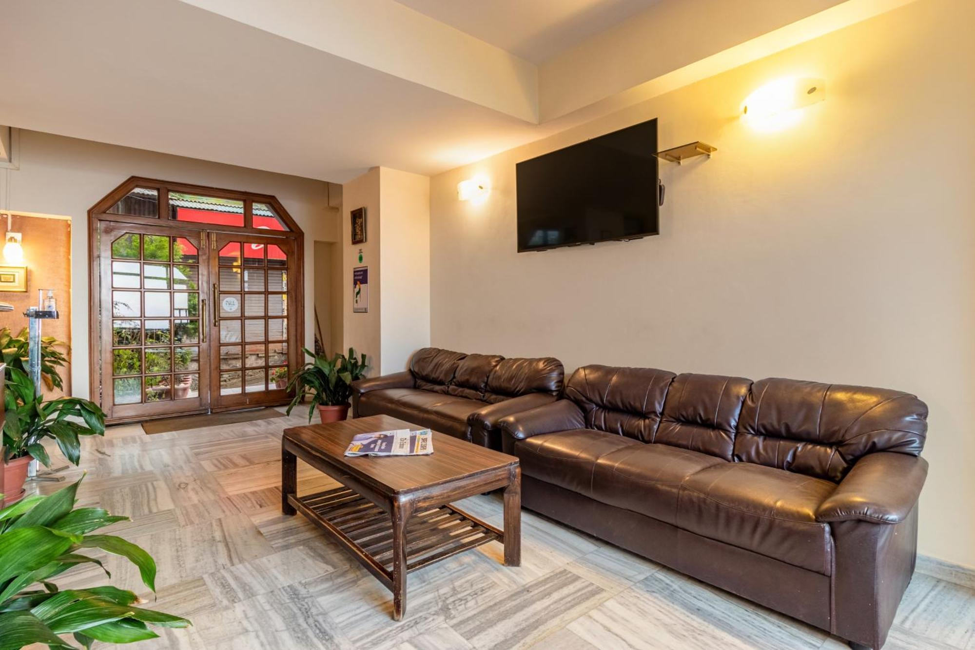 Treebo Varuna With Mountain View Shimla Exterior photo