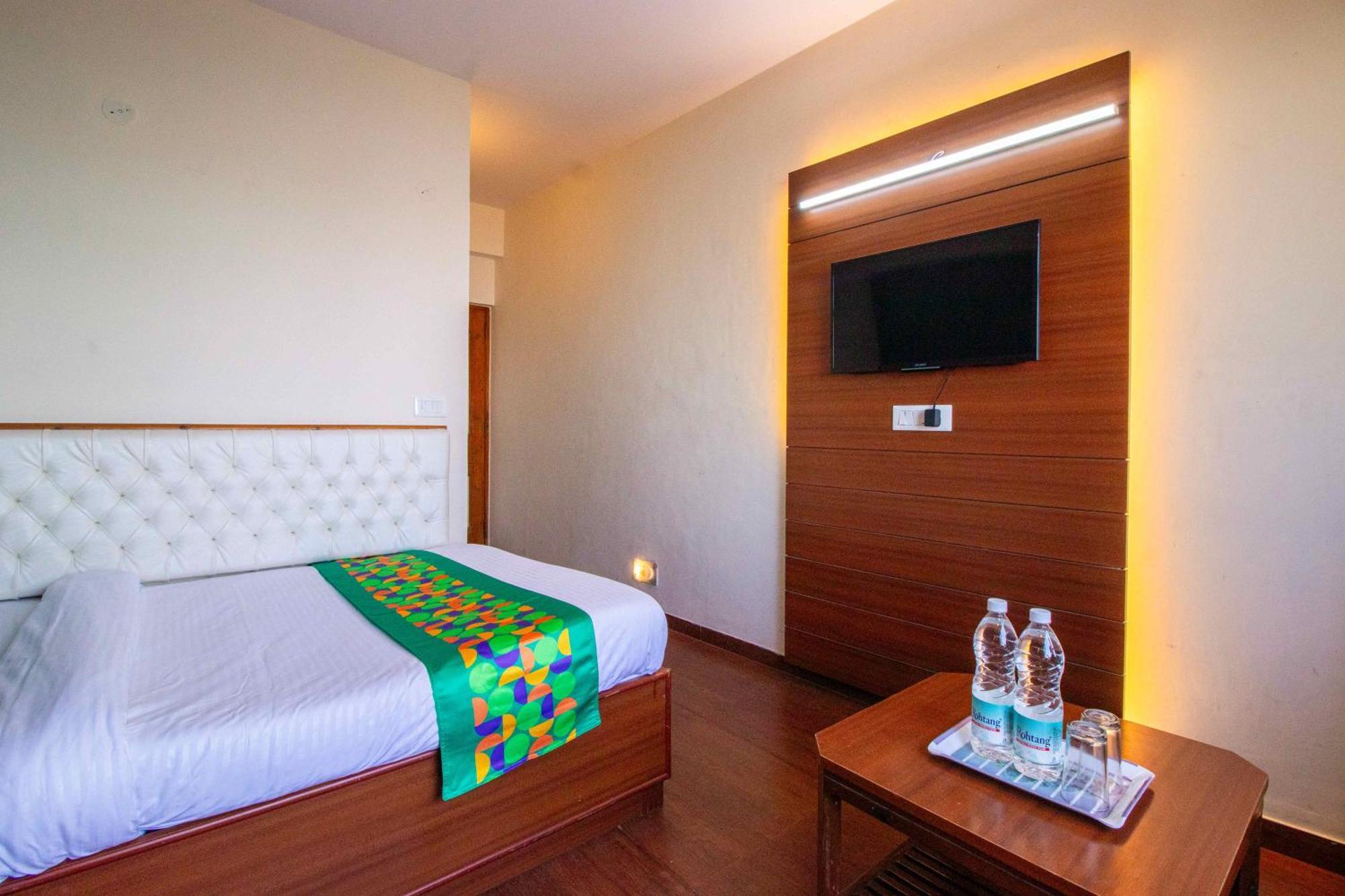 Treebo Varuna With Mountain View Shimla Exterior photo