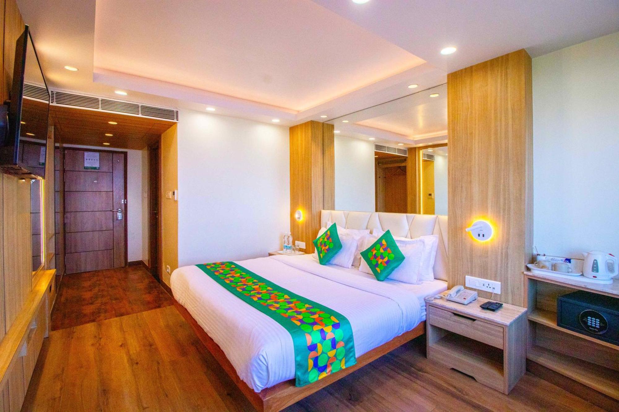 Treebo Varuna With Mountain View Shimla Exterior photo